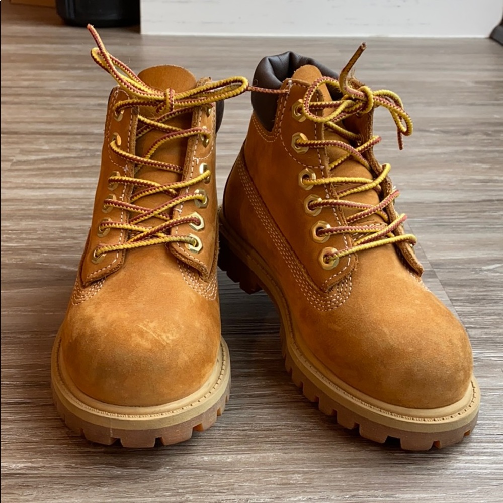 Kids boots. Unisex